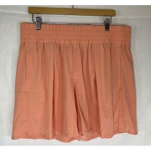 Columbia Short Court Active Fit Shorts Womens Size XL NWT Peach / Salmon